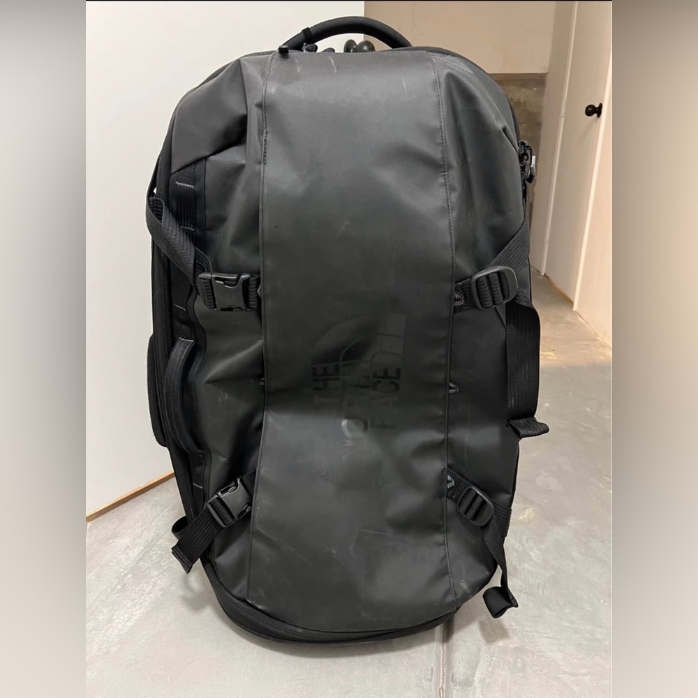 The North Face Base Camp Rolling Thunder 28